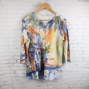 ALFRED DUNNER ITALIAN SCENE DESIGN V NECK 3/4 SLEEVE TOP WITH RHINESTONES SIZE S